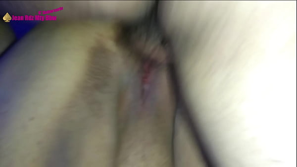 Young Bull Fucks Big ass milf