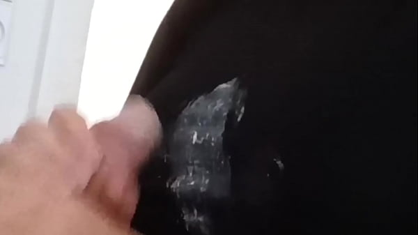 Messy handjob with cumshot on black shirt – Amateur handjob